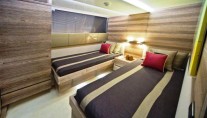 Yacht TOBY -  Twin Cabin